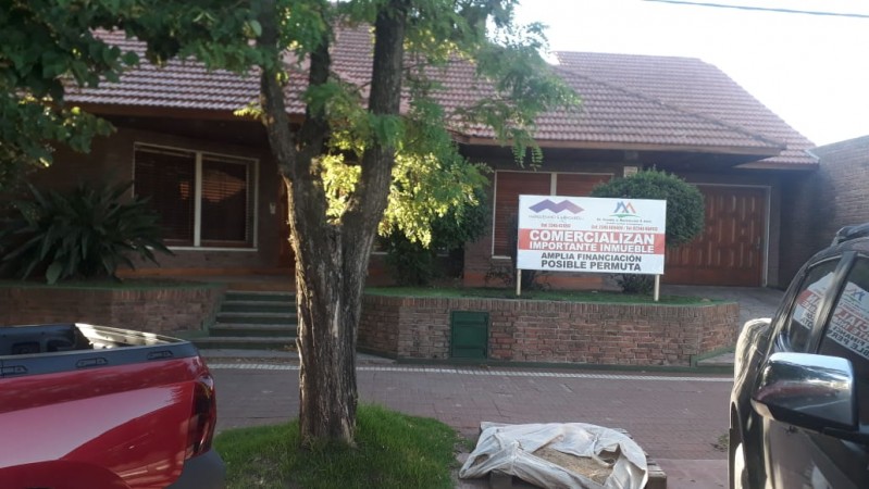 EXCELENTE CHALET CENTRICO