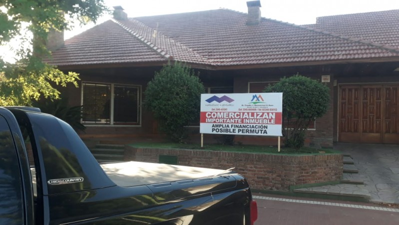 EXCELENTE CHALET CENTRICO